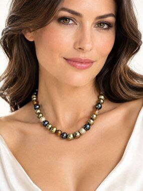 Khaki green Freshwater pearl carnelian necklace 🆕